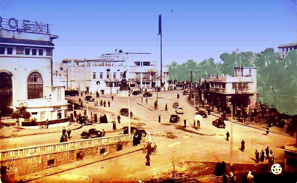 Constantine- Place Lamoriciere.jpg